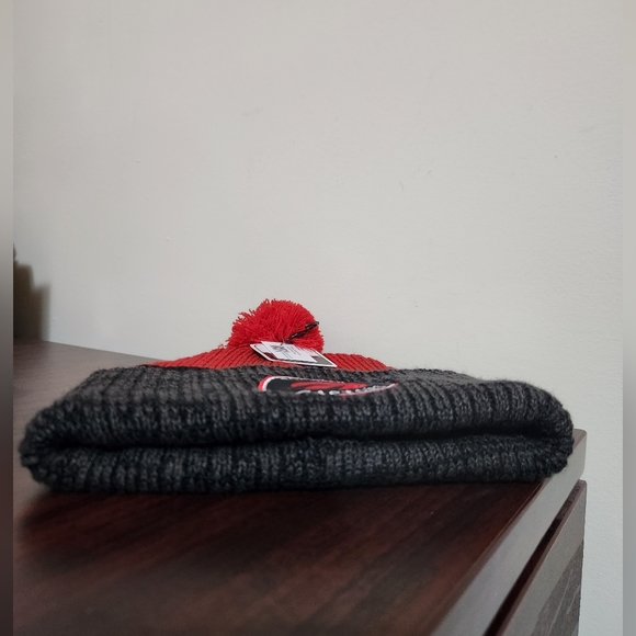 Official NBA Toronto Raptors Toque - Picture 2 of 2